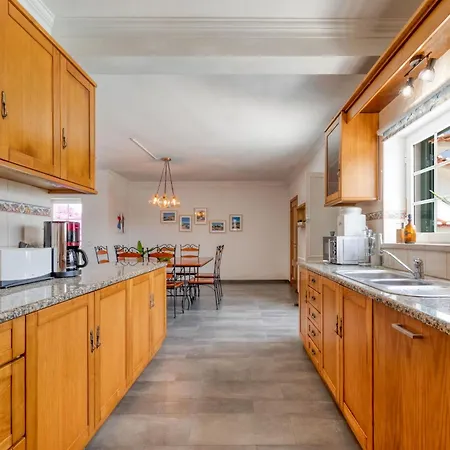 Casa Branca I Geraeumiger Rueckzugsort Fuer 12p By Interhome Prázdninový dům *