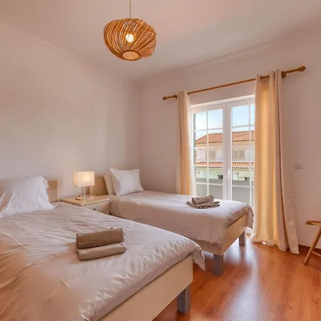Casa Branca I Geraeumiger Rueckzugsort Fuer 12p By Interhome Prázdninový dům Ribamar (Lourinha)