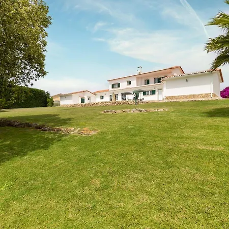 Prázdninový dům Casa Branca I Geraeumiger Rueckzugsort Fuer 12p By Interhome Ribamar (Lourinha)